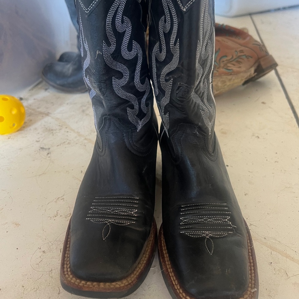 Women’s Ariat boots